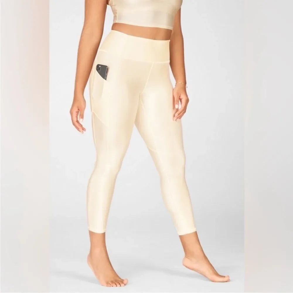 Fabletics Oasis Shine High Waisted Pocket 7/8 Leggings Cream Size 2X
